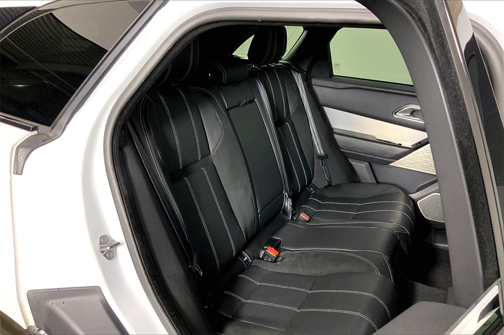 2018 Land Rover Range Rover R-Dynamic SE photo 24