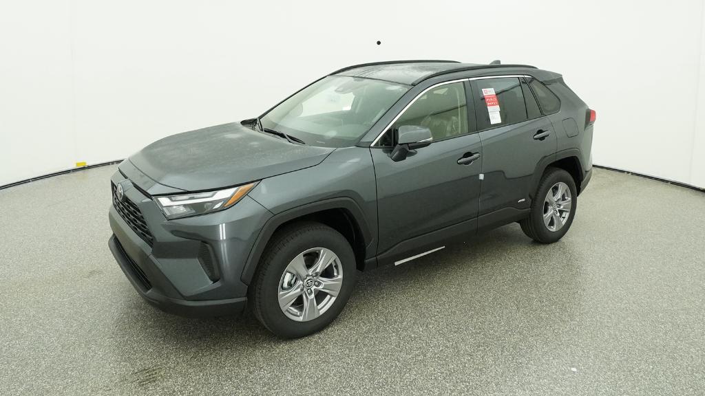 2025 Toyota RAV4 XLE's photo