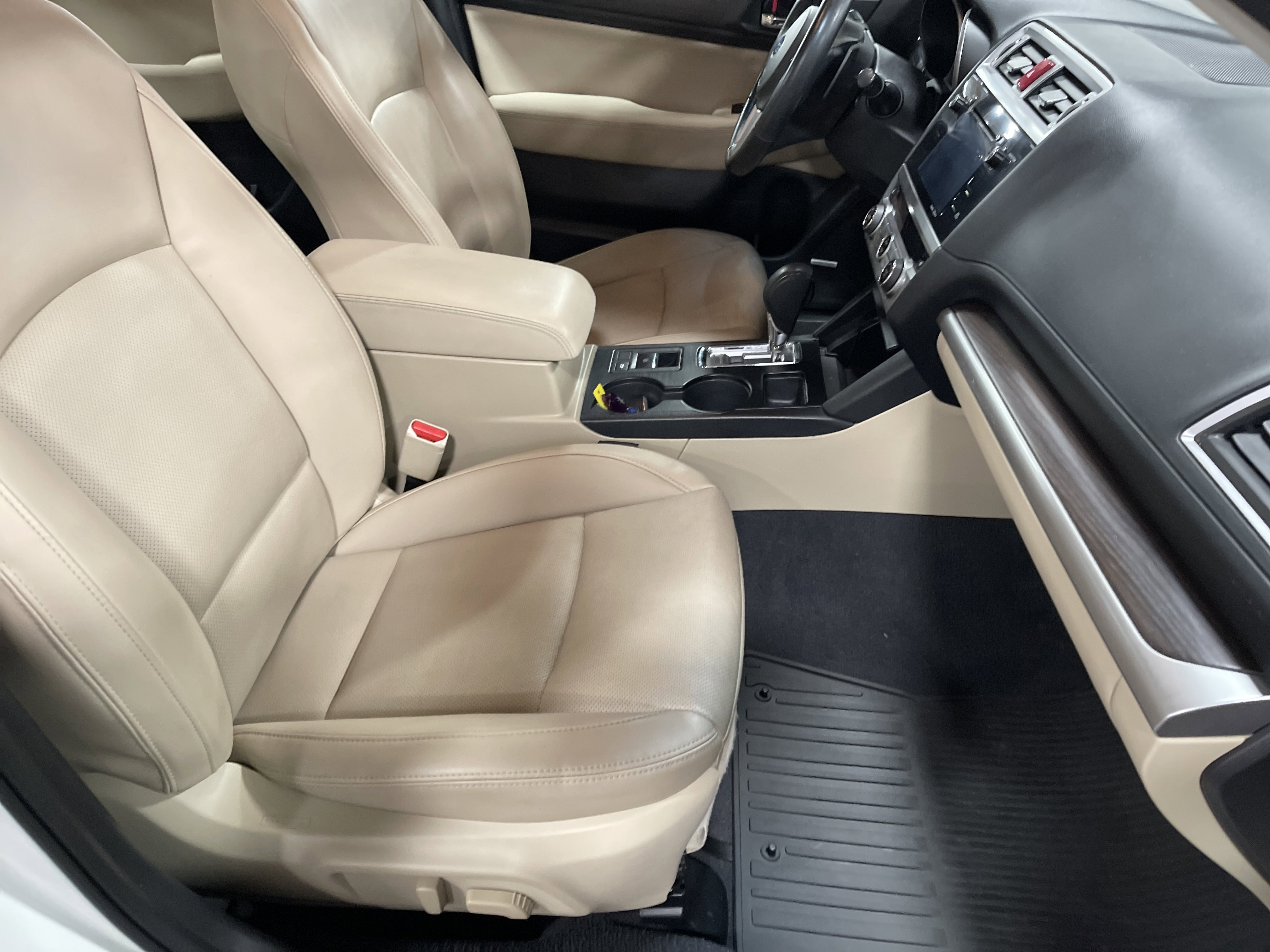 2017 Subaru Legacy Limited photo 4