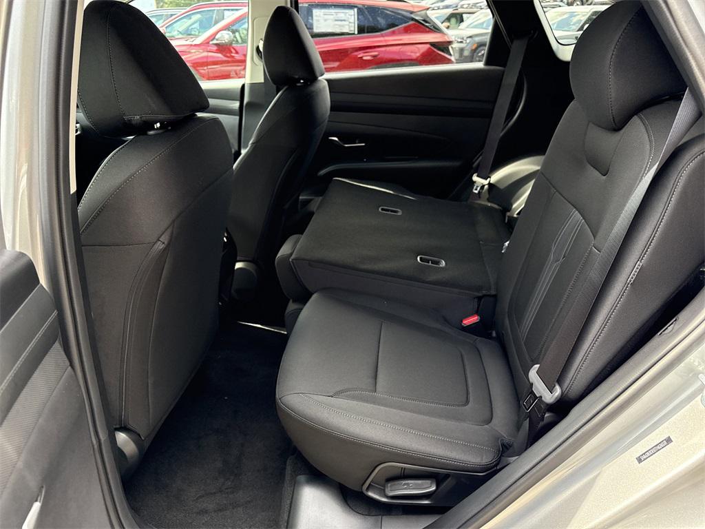2026 Hyundai Tucson SEL photo 12