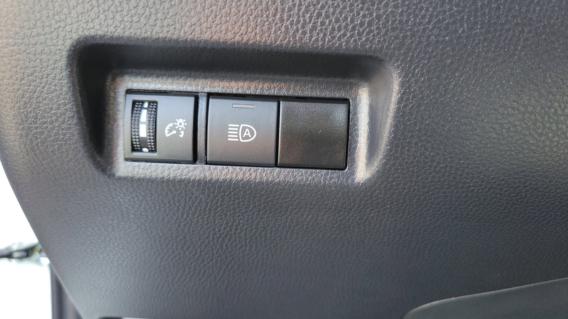 Used 2024 White Toyota LE image 21