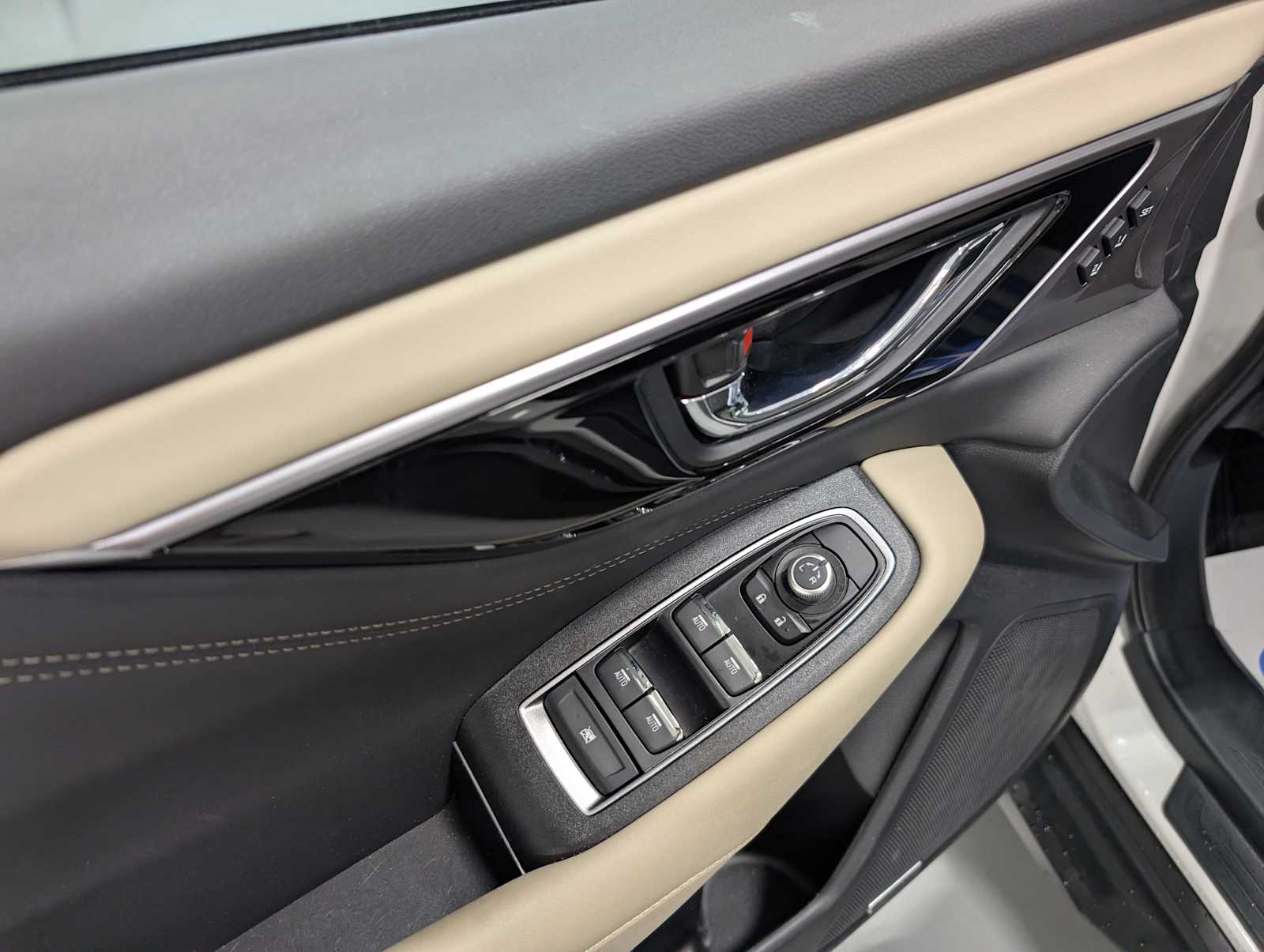 2025 Subaru Outback Limited XT photo 31
