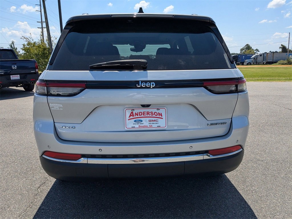 2023 Jeep Grand Cherokee Limited photo 4