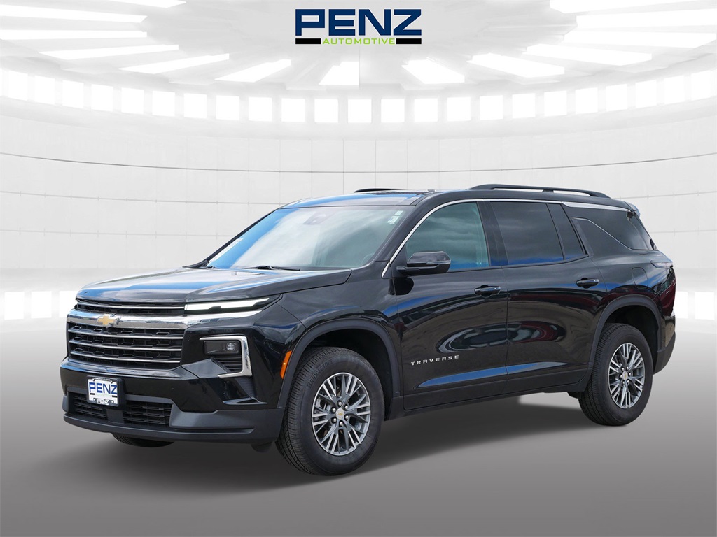 2025 Chevrolet Traverse photo 3