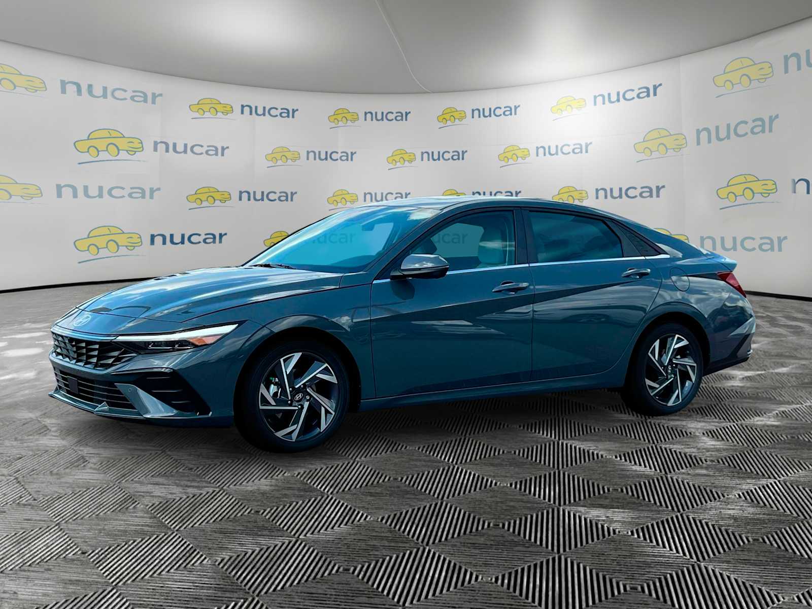 2025 Hyundai Elantra Limited photo 3