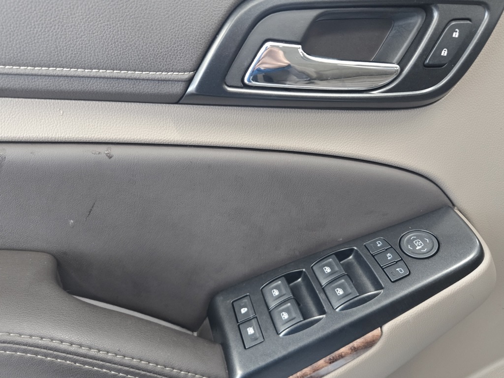2017 Chevrolet Suburban Premier photo 26