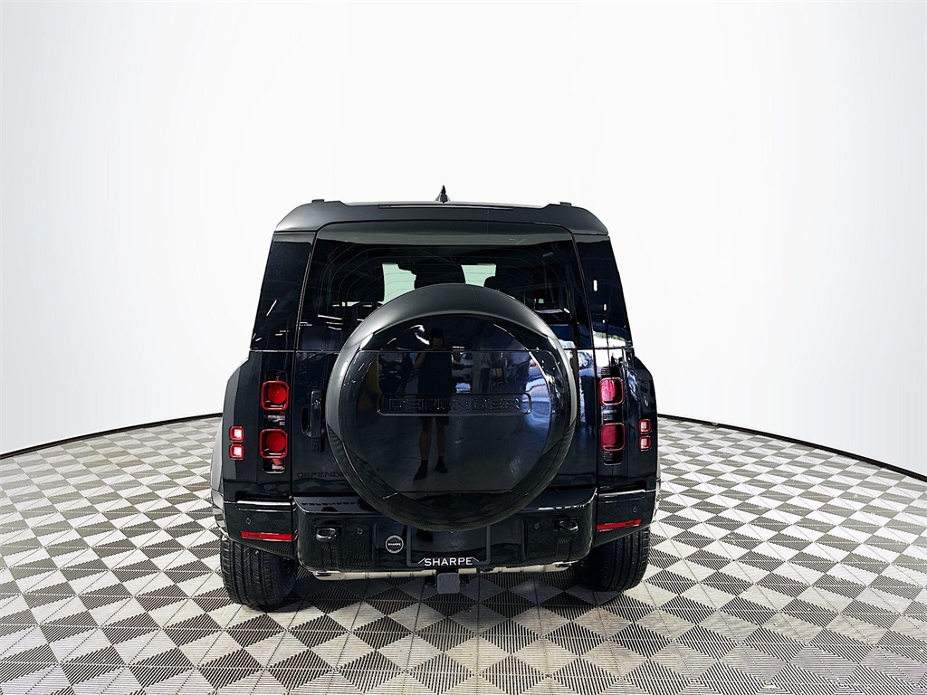 2025 Land Rover Defender 90 X-Dynamic SE photo 6