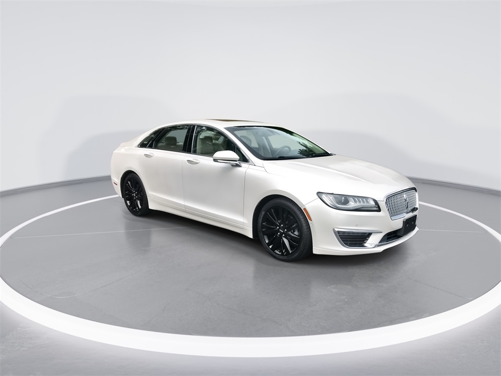 2020 Lincoln MKZ Hybrid Reserve photo 2