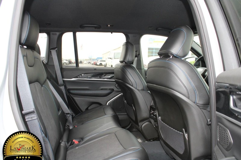 2023 Jeep Cherokee Trailhawk 4xe photo 4