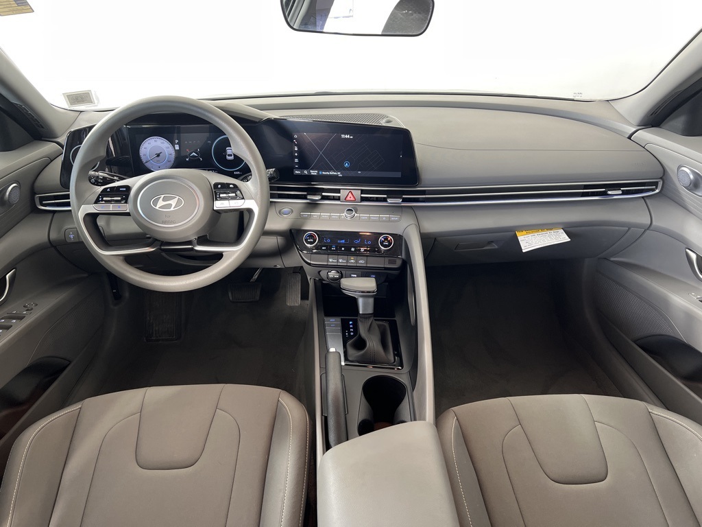 2024 Hyundai Elantra SEL photo 23