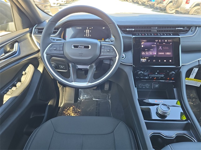 2025 Jeep Grand Cherokee Laredo X photo 9