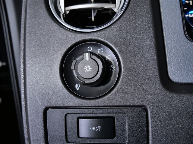 2012 Ford F-150 XLT photo 20