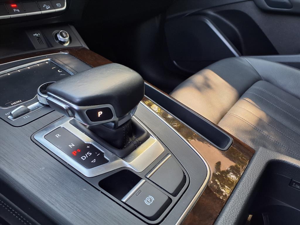 2020 Audi Q5 45 Premium Plus photo 18
