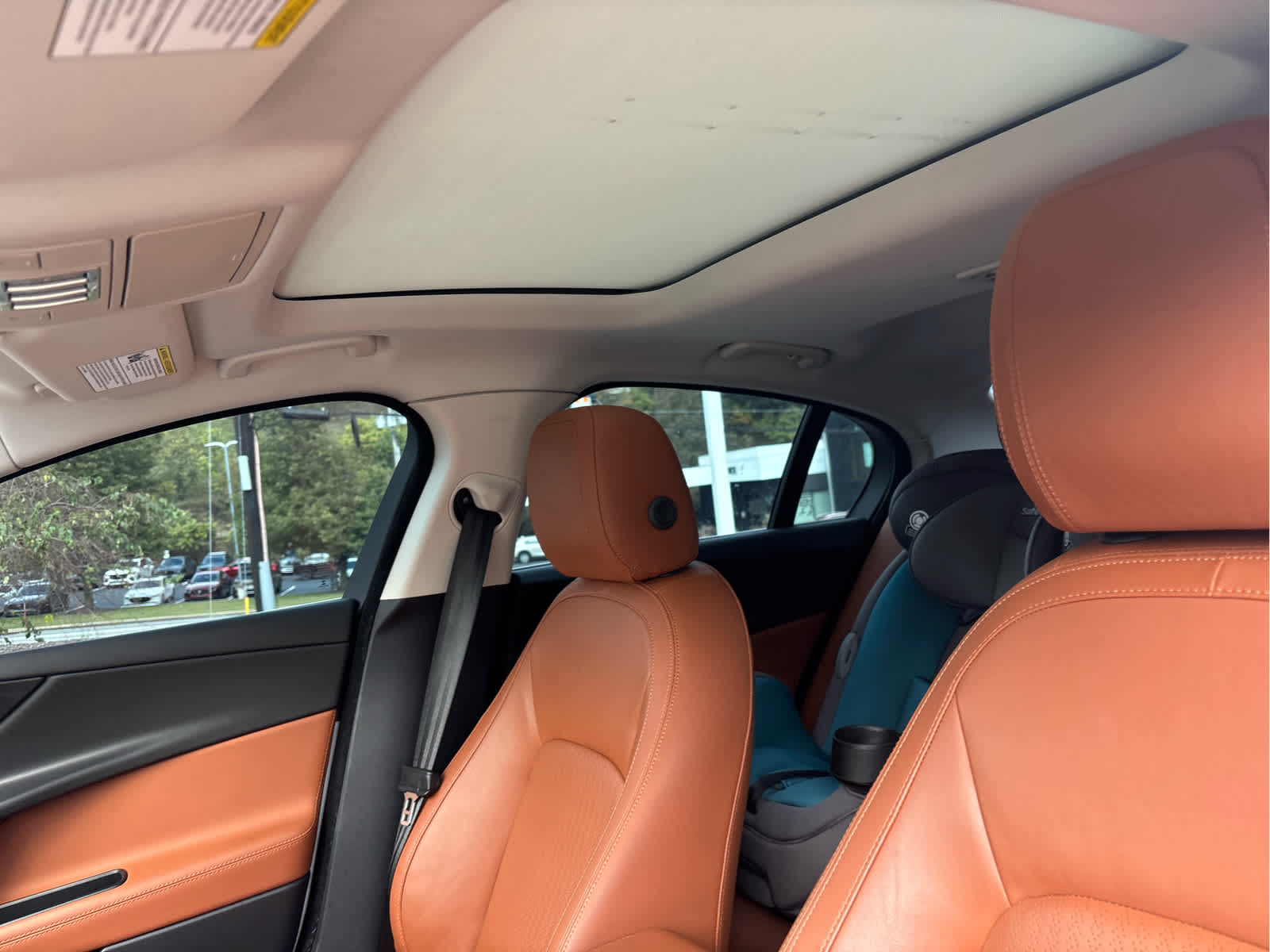 2018 Jaguar XE photo 5