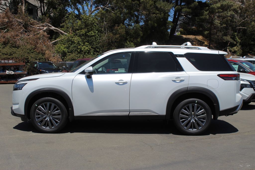 2025 Nissan Pathfinder SL photo 9