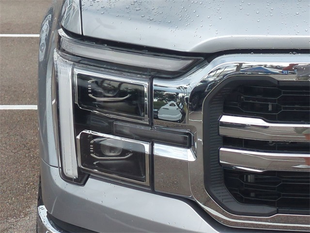 2025 Ford F-150 Lariat photo 10