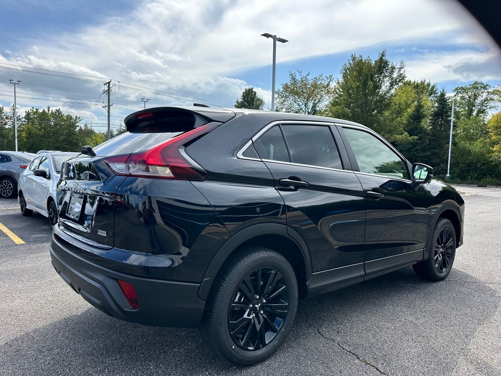 2025 Mitsubishi Eclipse Cross LE Ralliart photo 4