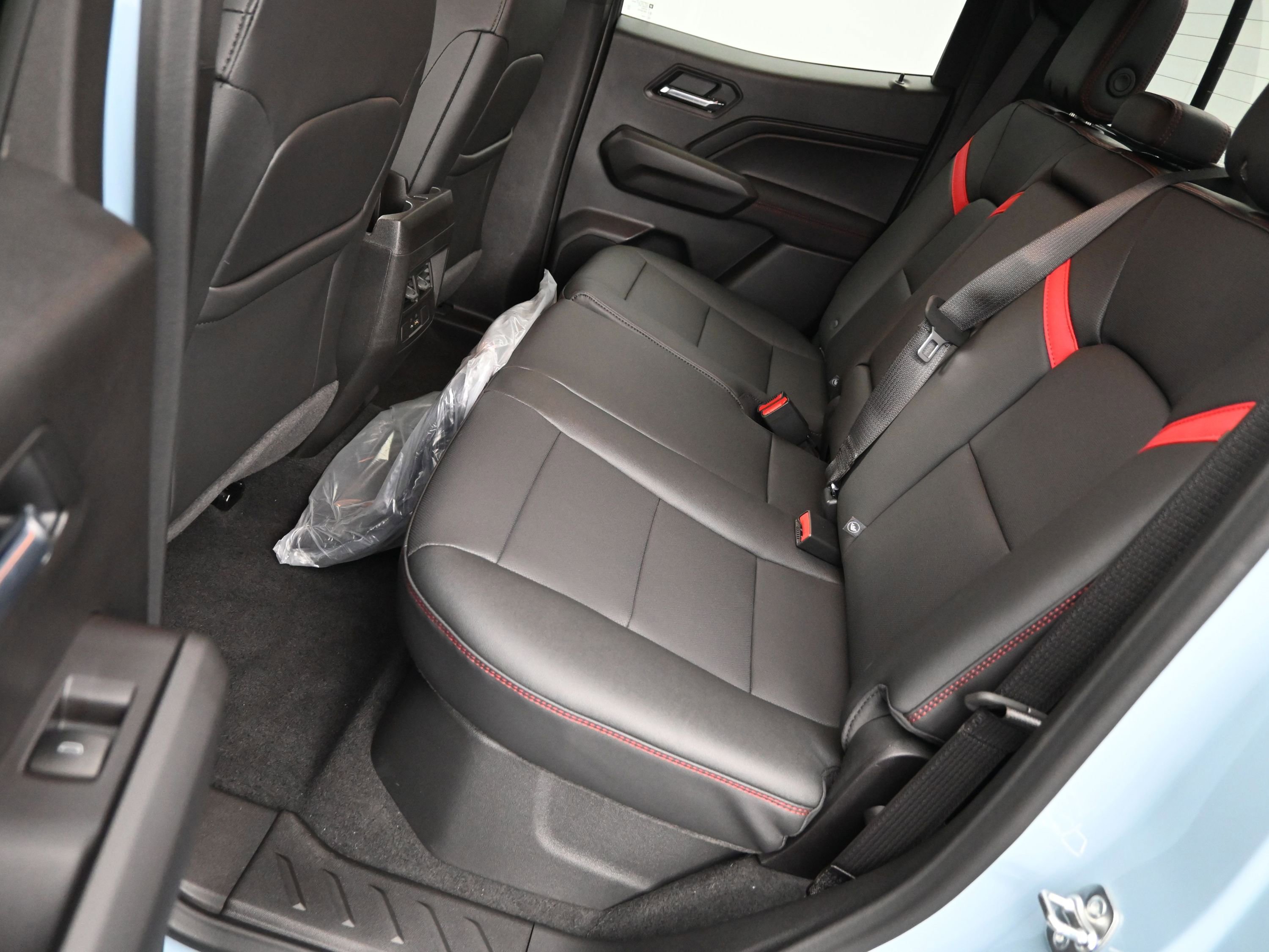 2026 Chevrolet Colorado Z71 photo 11