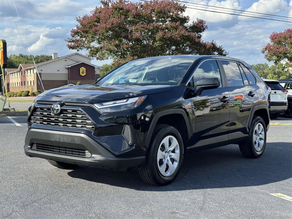 2024 Toyota RAV4 LE photo 17