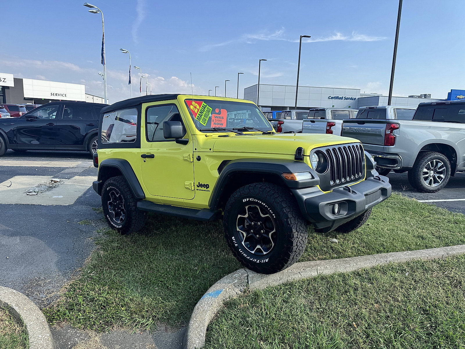 2023 Jeep Wrangler Sport photo 3