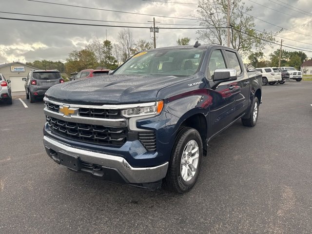 2023 Chevrolet Silverado 1500 LT photo 2