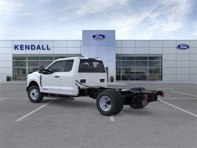 2025 Ford F-350 photo 3