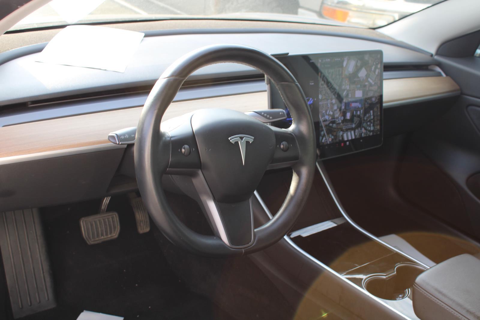 2018 Tesla Model 3 Long Range photo 5