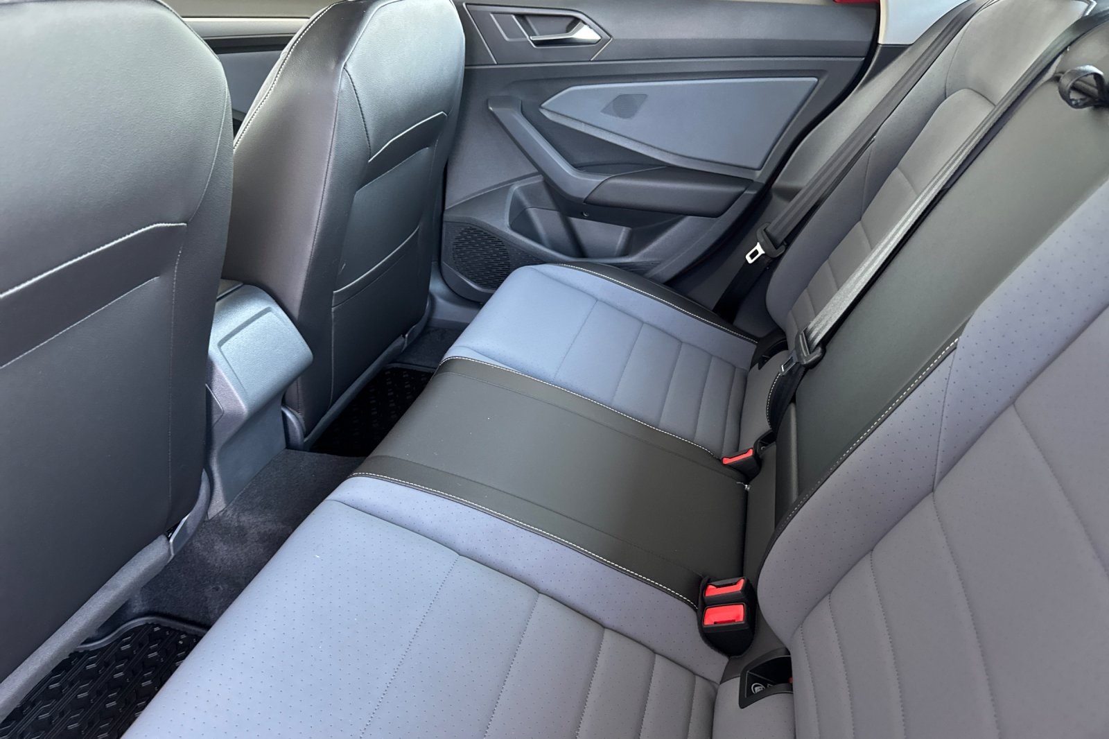 2025 Volkswagen Jetta 1.5T SE photo 11