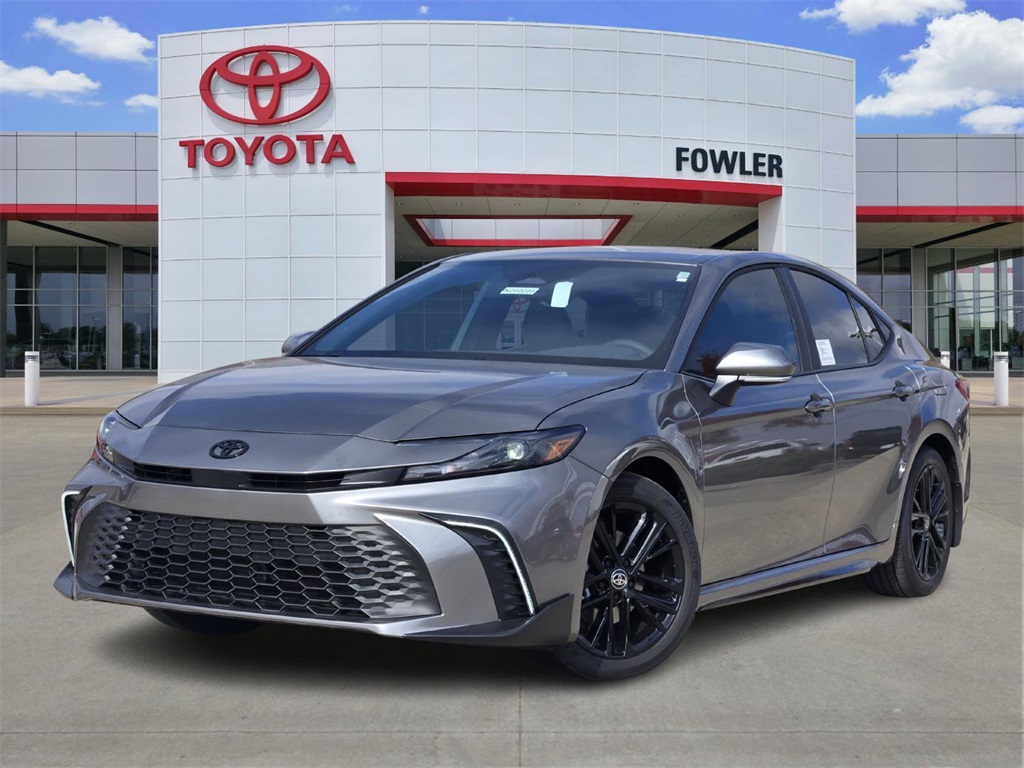 2026 Toyota Camry SE's photo