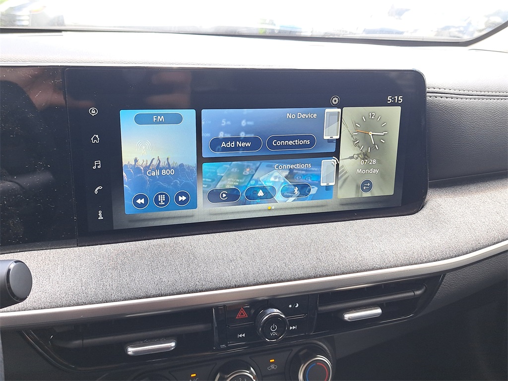 2025 Nissan Kicks SV photo 24