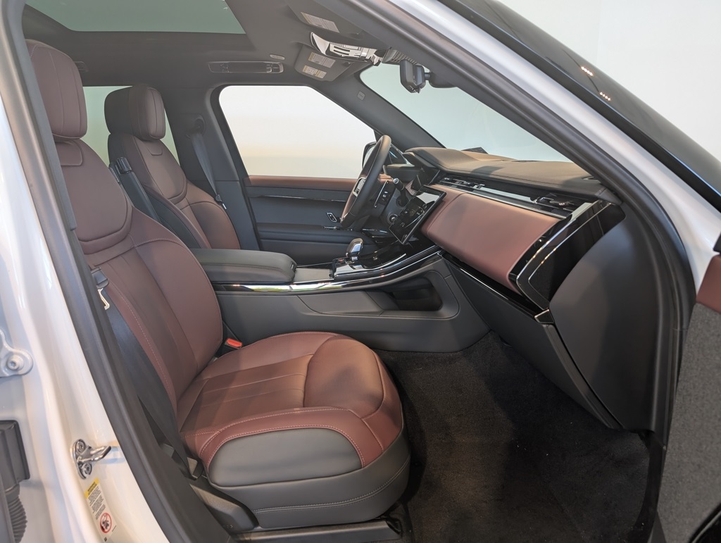2025 Land Rover Range Rover Sport SE photo 27