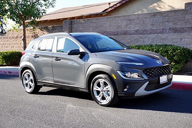 2023 Hyundai Kona SEL photo 3