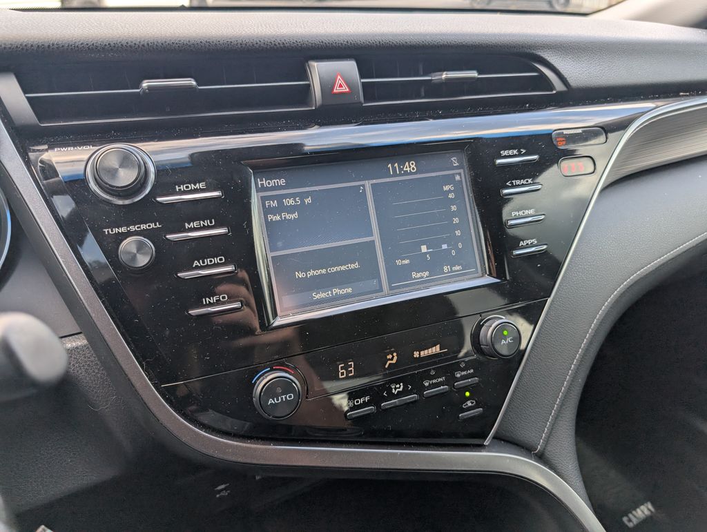 2018 Toyota Camry SE XLE photo 14