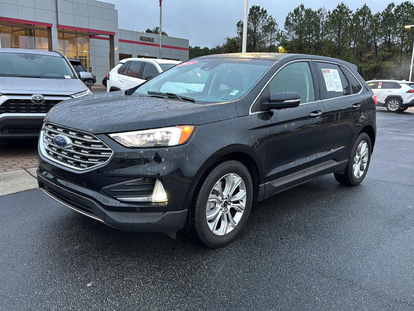 2024 Ford Edge Titanium's photo