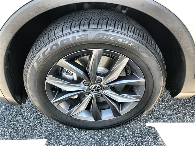 2024 Volkswagen Tiguan SE Wolfsburg Edition photo 2