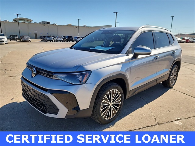 2025 Volkswagen Taos SE photo 5