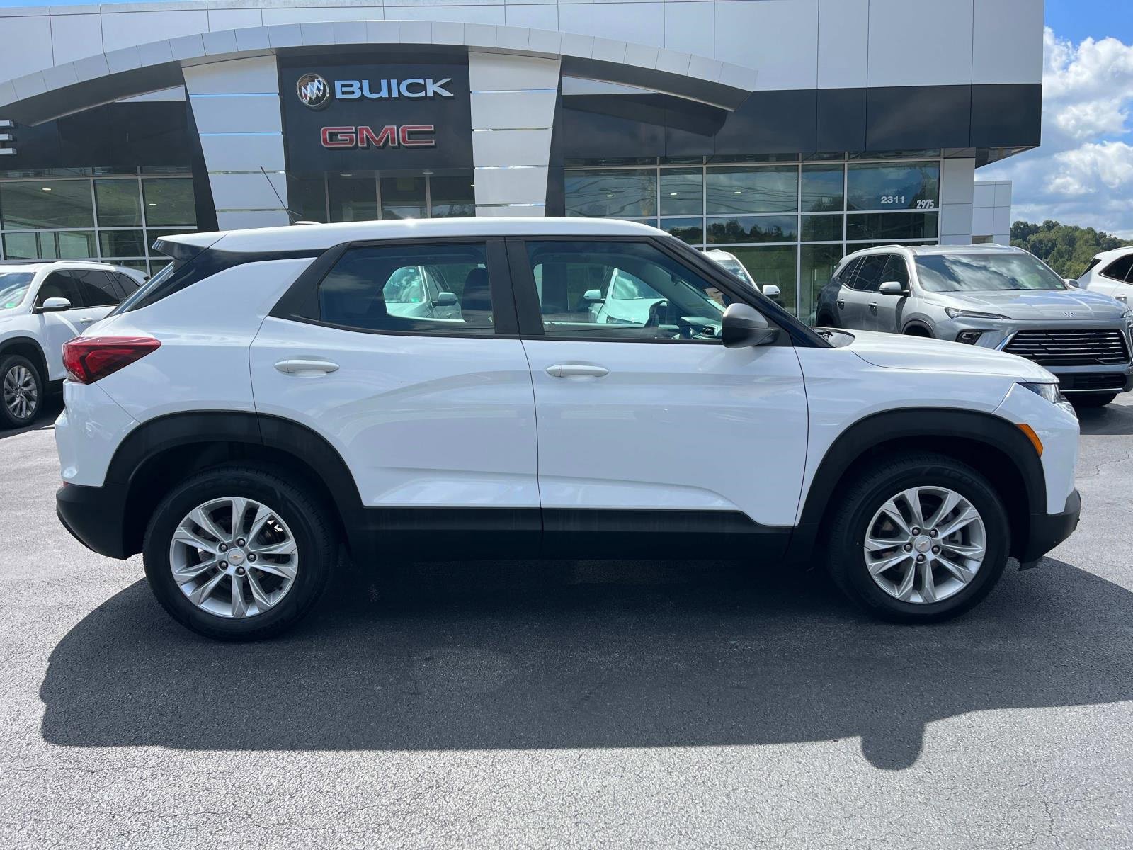 Used 2021 Chevrolet Trailblazer LS with VIN KL79MNSL8MB026174 for sale in Bristol, VA