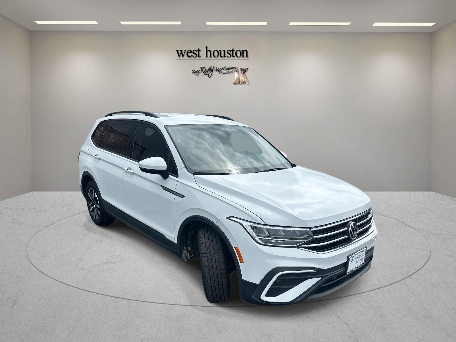 2023 Volkswagen Tiguan S photo 2