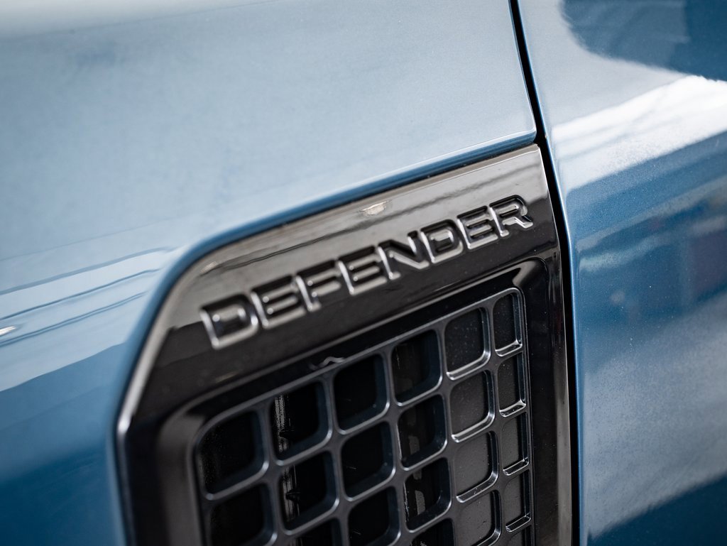 2022 Land Rover Defender 90 X-Dynamic S photo 8