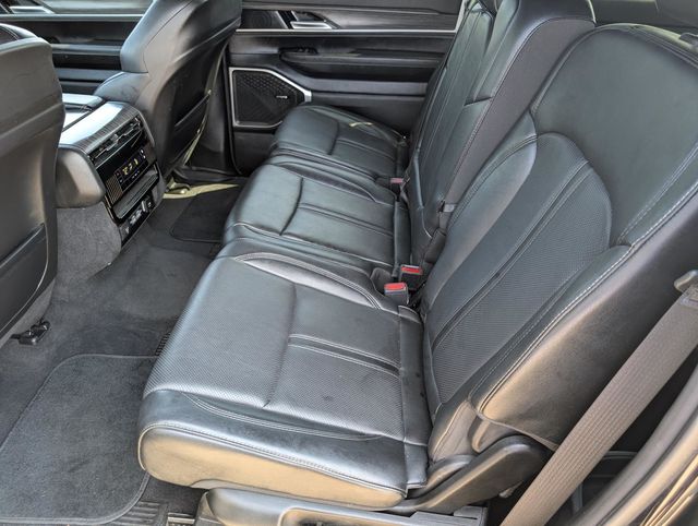 2023 Jeep Wagoneer L Series II photo 23