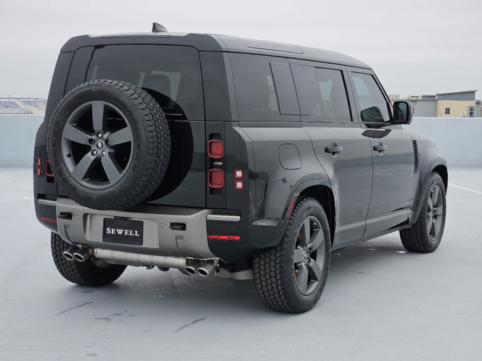 2025 Land Rover Defender 110 X-Dynamic SE photo 5