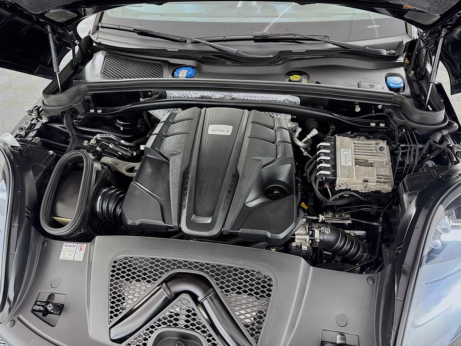 2021 Porsche Macan S photo 28