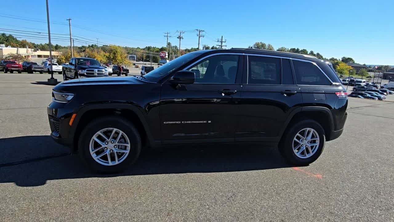 2025 Jeep Grand Cherokee Laredo X photo 4
