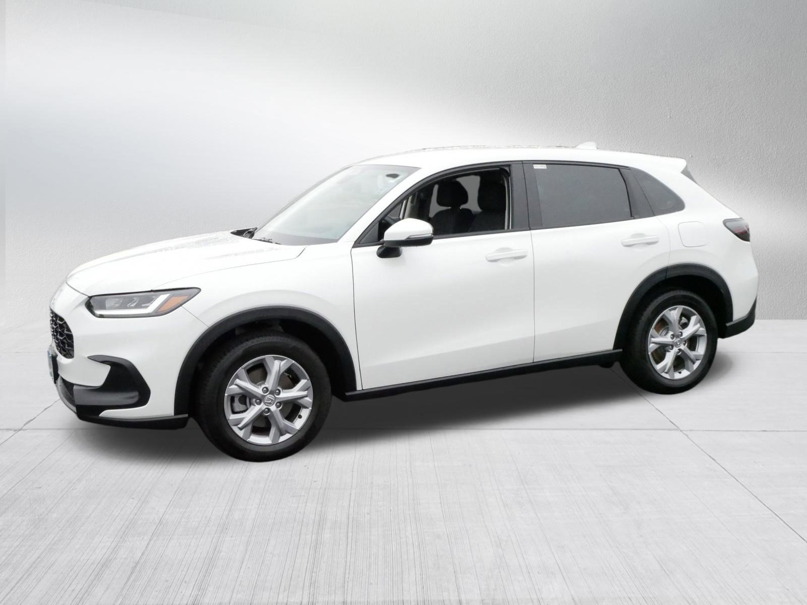 2025 Honda HR-V LX photo 3