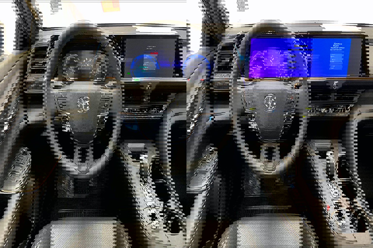 2023 Toyota Crown Platinum photo 4