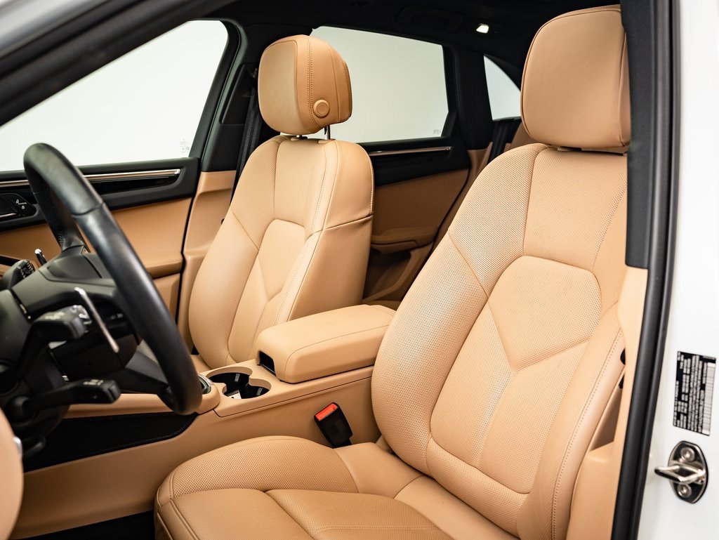 2024 Porsche Macan T photo 5