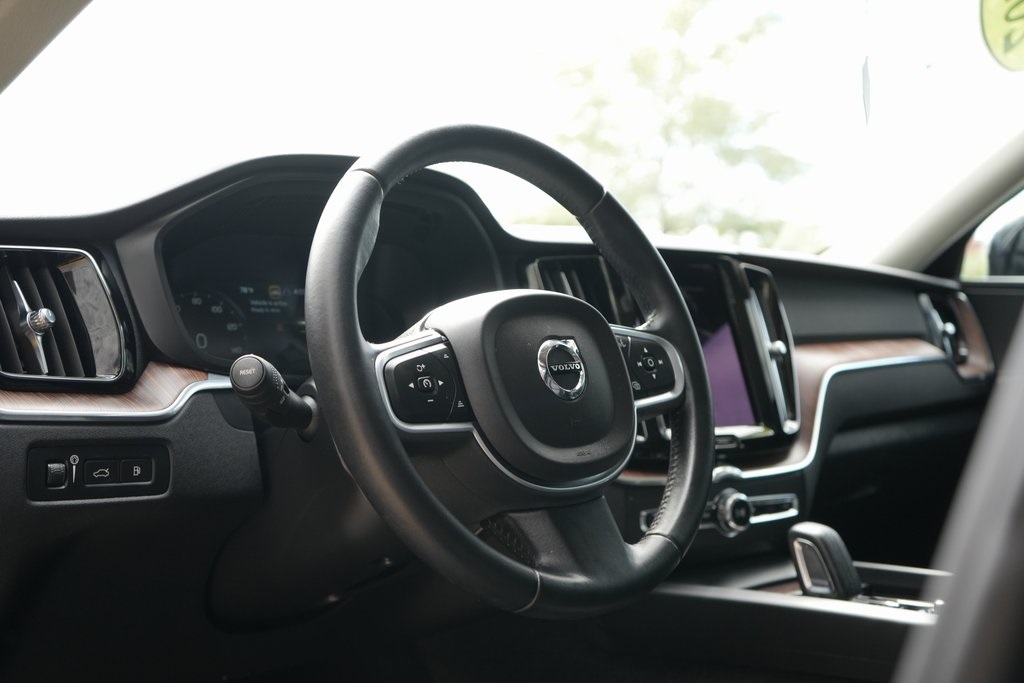 2021 Volvo XC60 Recharge Hybrid T8 Inscription Expression photo 16
