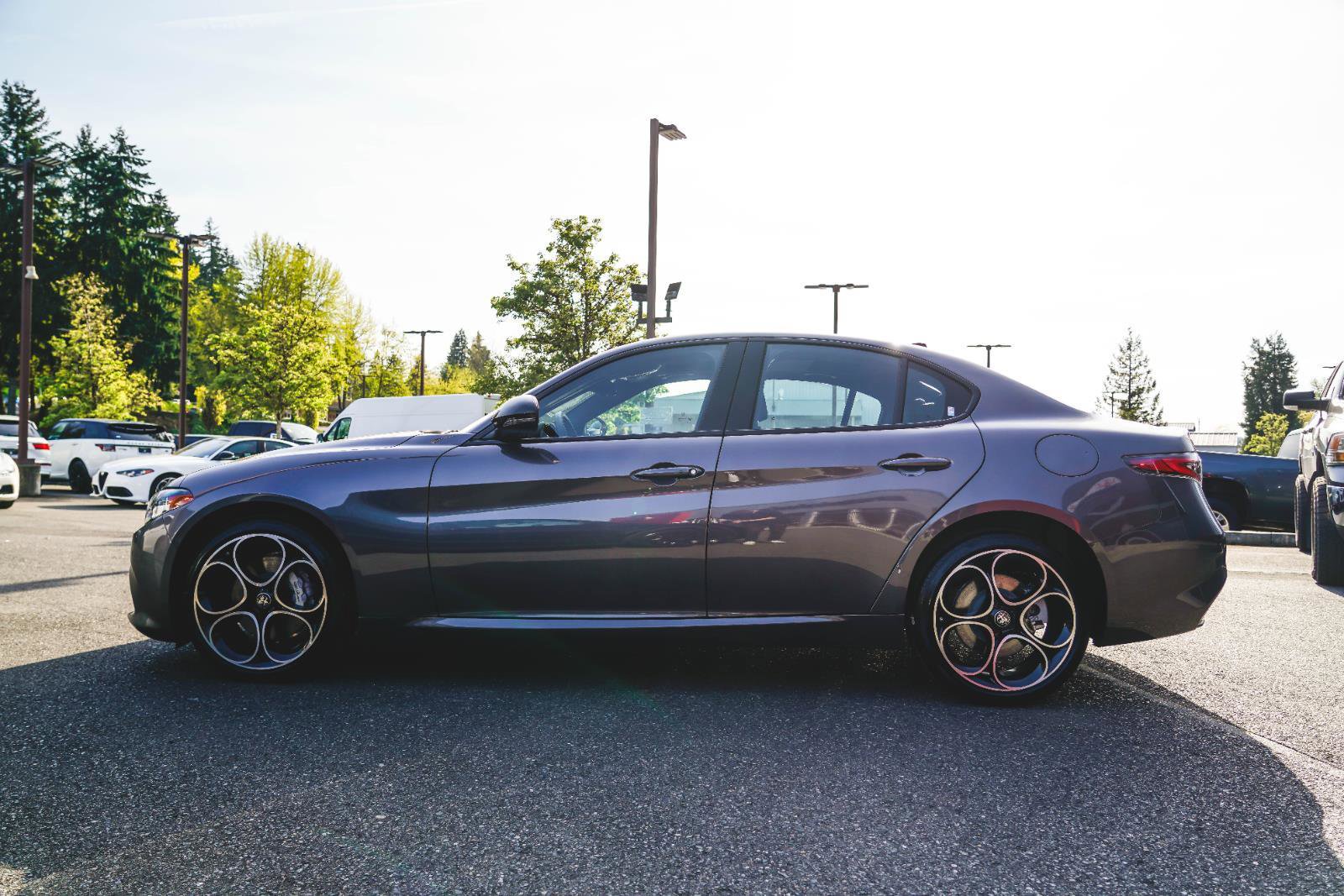 2025 Alfa Romeo Giulia Base photo 10