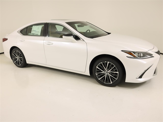 2025 Lexus ES 300h photo 4