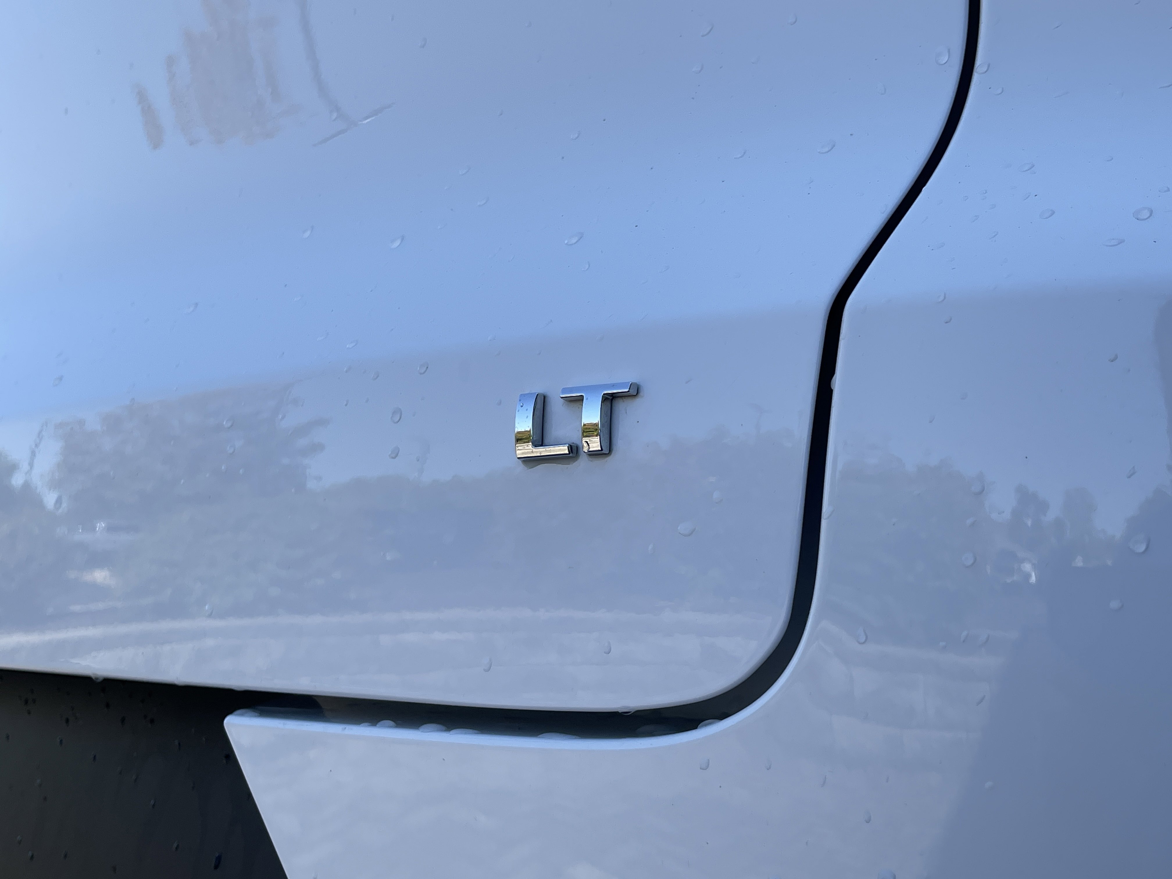 2025 Chevrolet Trailblazer LT photo 2